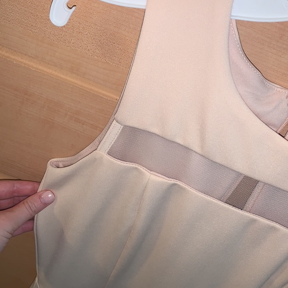 Pale peach/tannish dress. - Picture 3 of 4